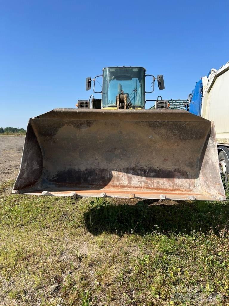 Komatsu WA 320 Incarcator pe pneuri