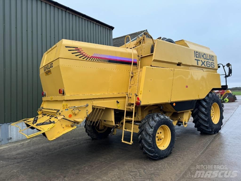 New Holland TX 66 Combine de secerat