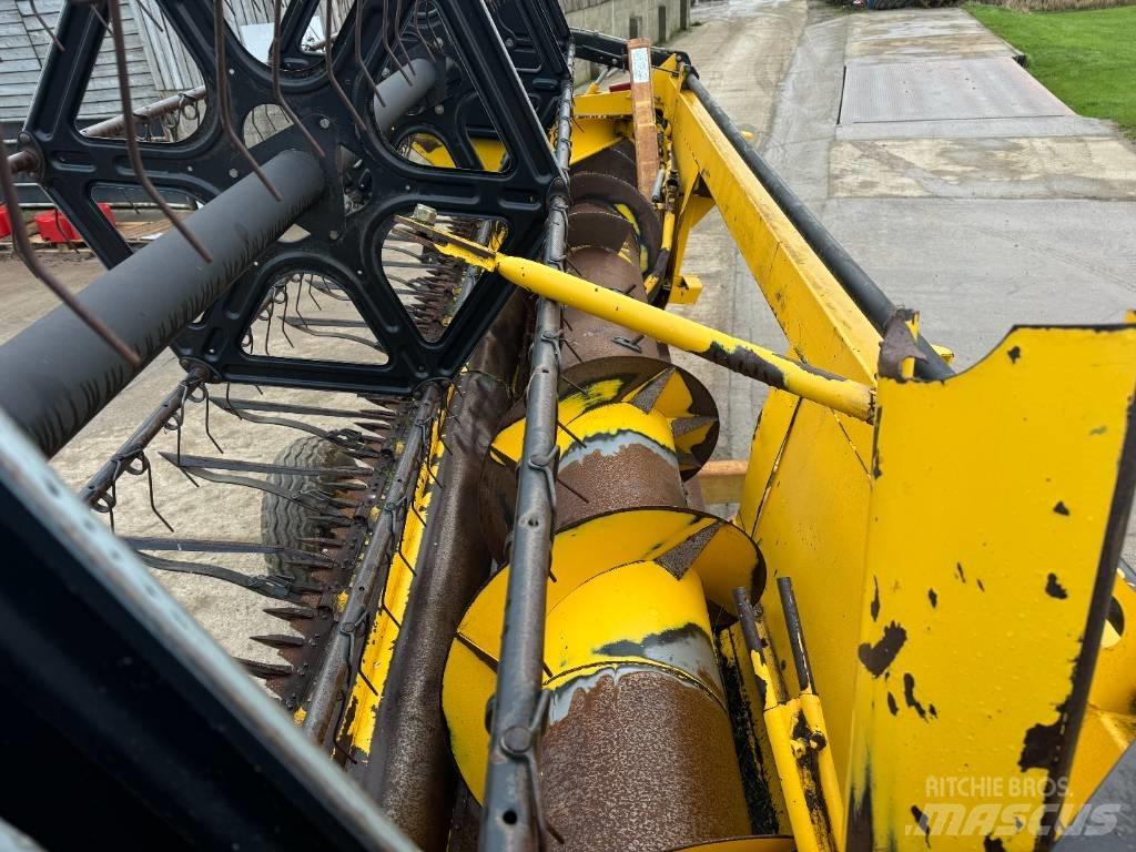 New Holland TX 66 Combine de secerat