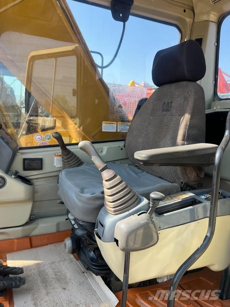 CAT 320 B Excavatoare pe șenile
