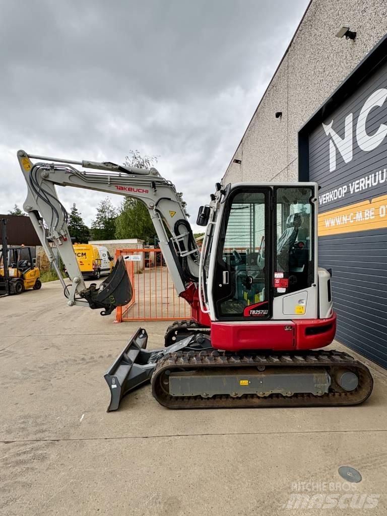Takeuchi TB 257 FR Mini excavatoare < 7t