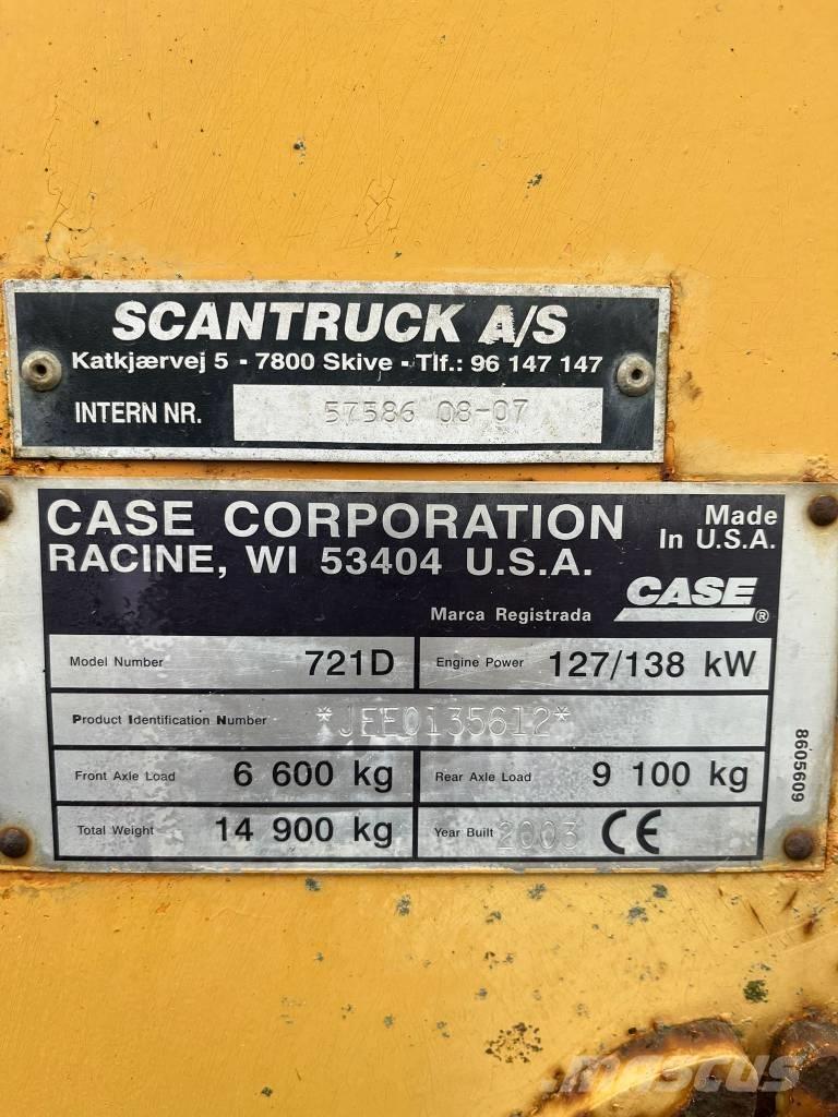 CASE 721 D Incarcator pe pneuri