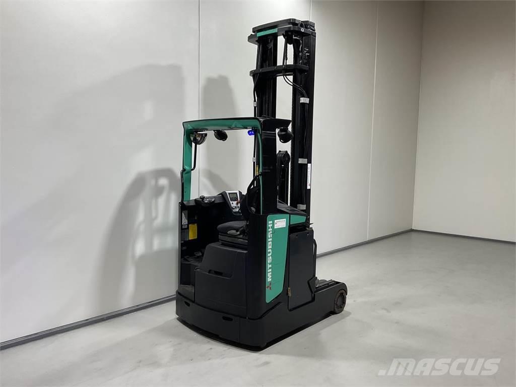 Mitsubishi RB16NH Stivuitor cu catarg retractabil