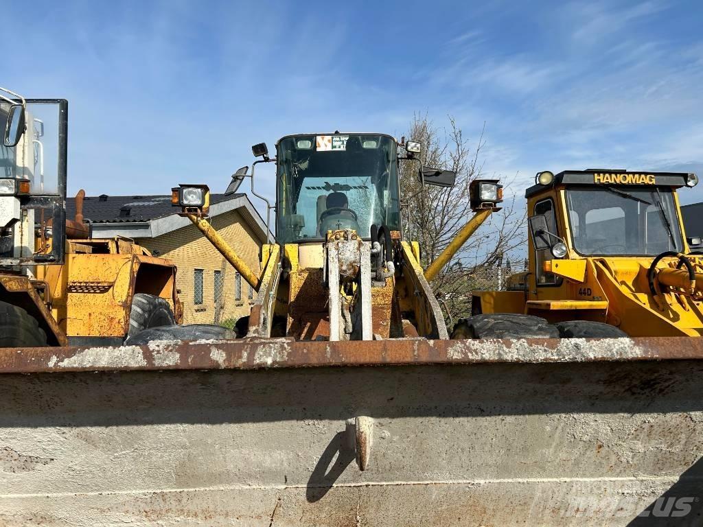 Komatsu WA 420 Incarcator pe pneuri