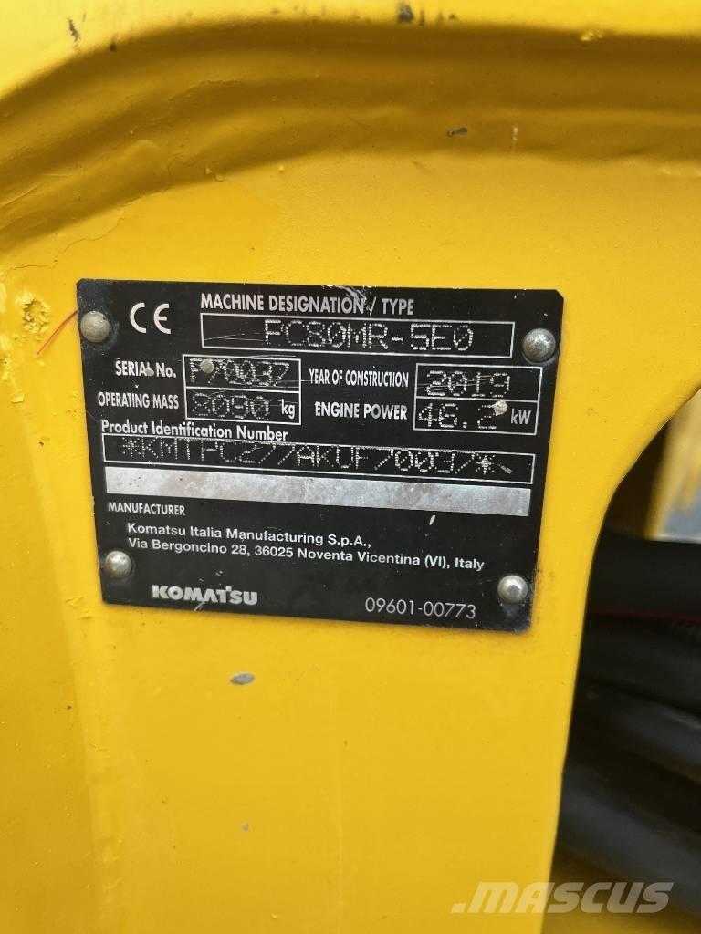 Komatsu PC80MR-5E0 Excavatoare 7t - 12t