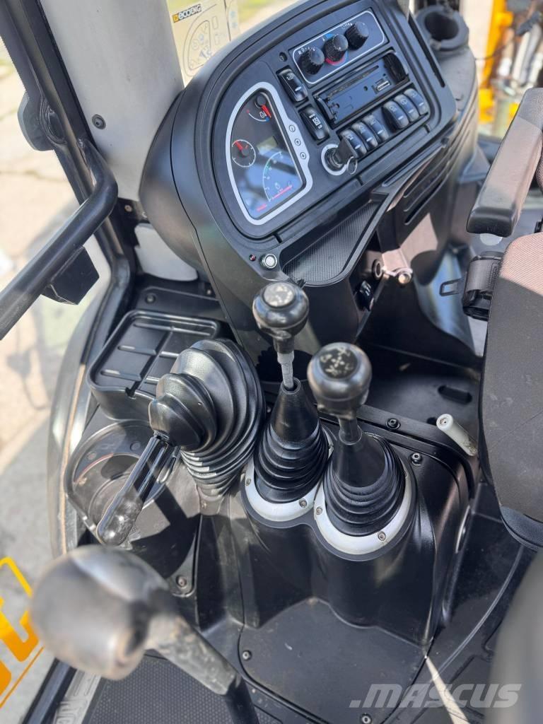 JCB 3 CX Super Buldoexcavatoare