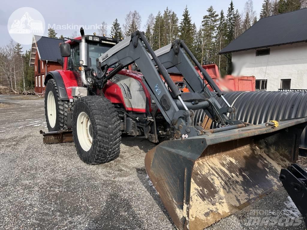 Valtra T 202 Tractoare