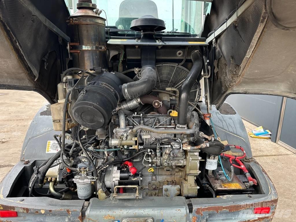 Liebherr L 506 Incarcator pe pneuri