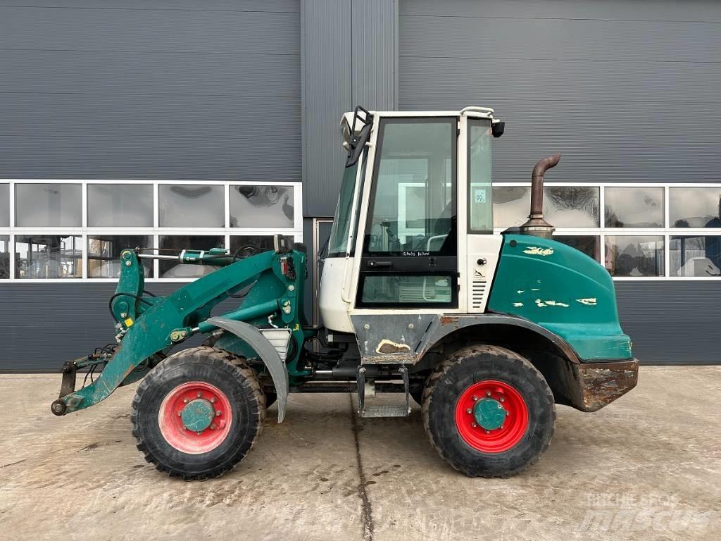 Liebherr L 506 Incarcator pe pneuri