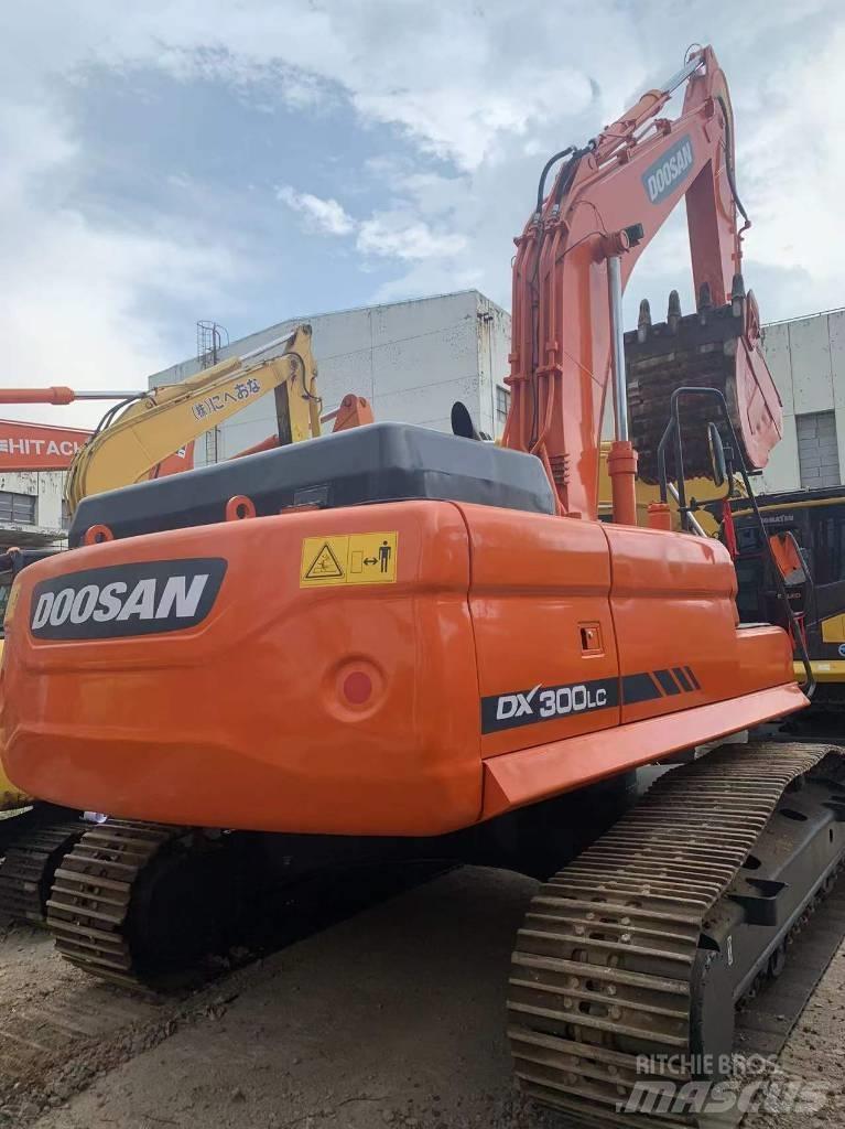 Doosan DX 300 Excavatoare pe șenile
