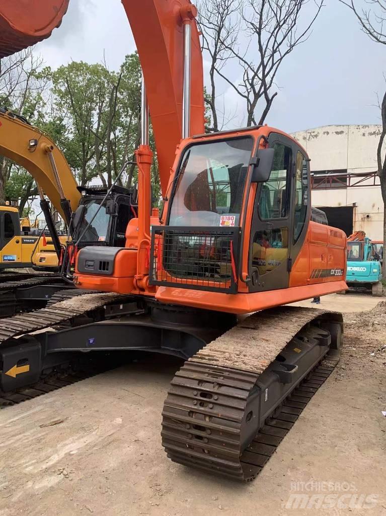 Doosan DX 300 Excavatoare pe șenile
