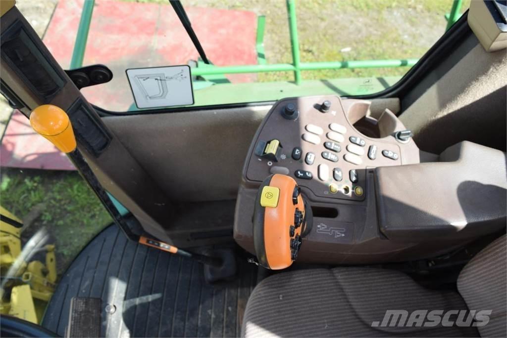 John Deere 7400 Forajere cu autopropulsare