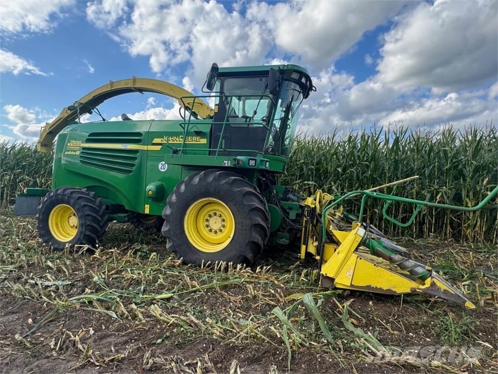 John Deere 7400 Forajere cu autopropulsare