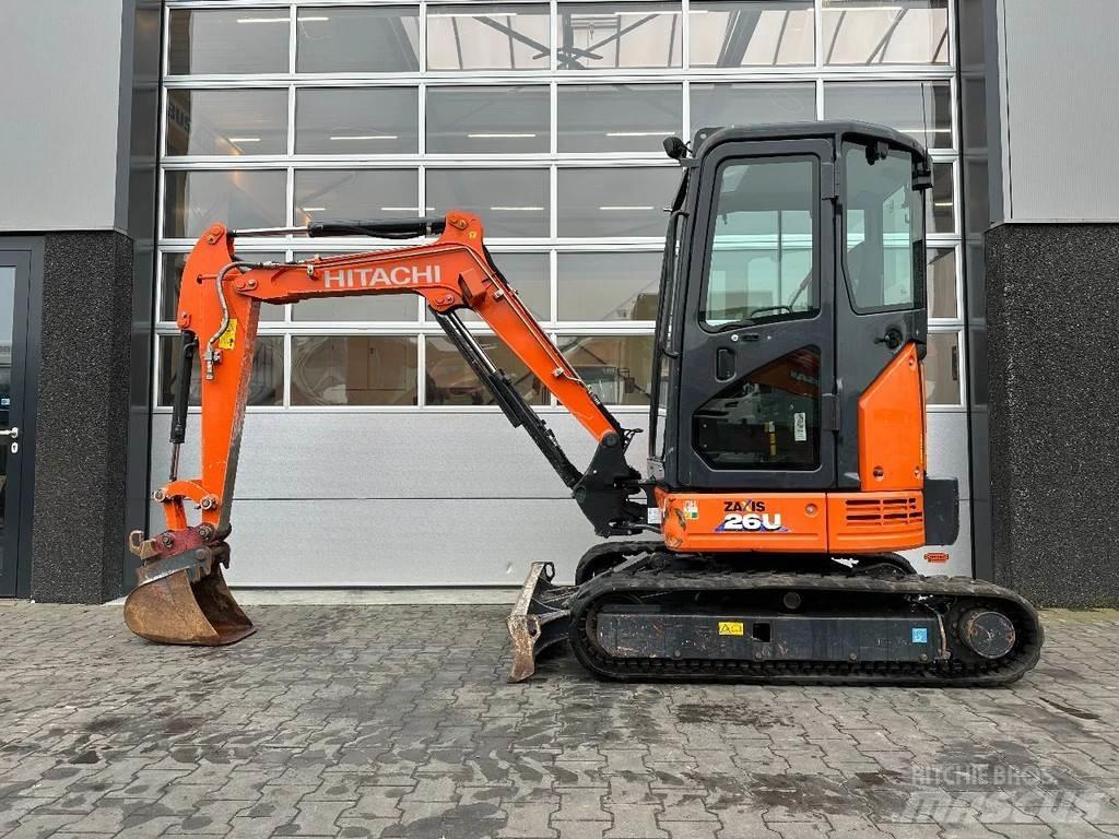 Hitachi ZX26U-6 CR Mini excavatoare < 7t