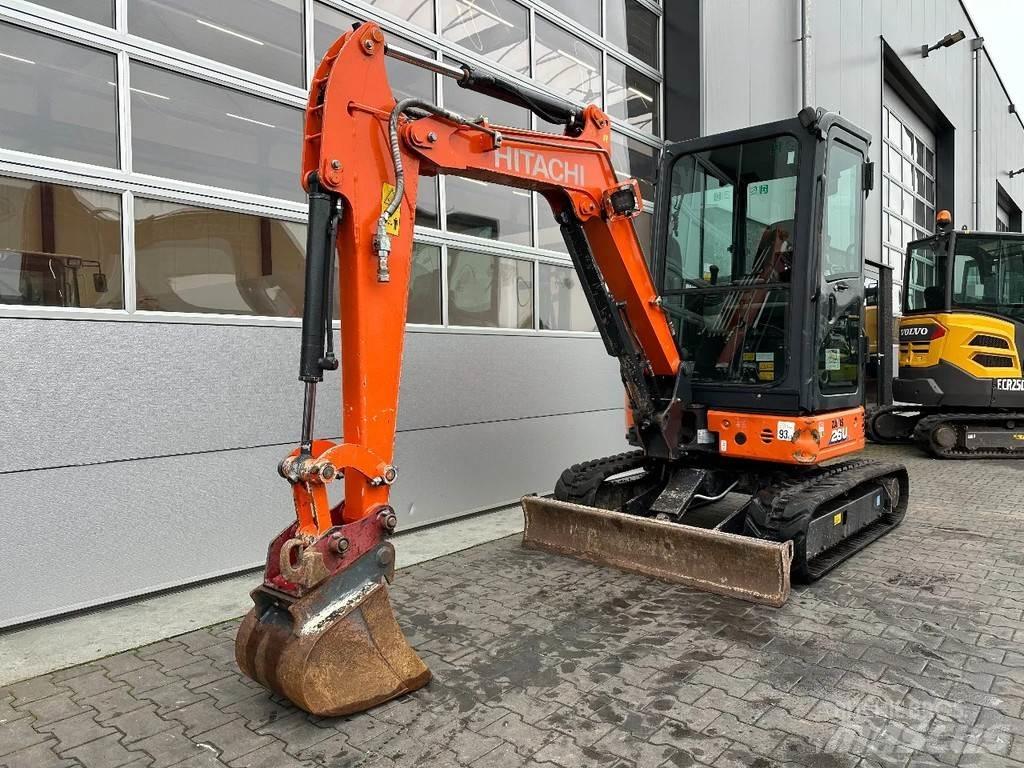 Hitachi ZX26U-6 CR Mini excavatoare < 7t