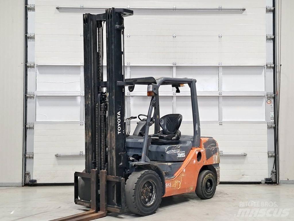 Toyota 02-8FDJF35 Stivuitor diesel