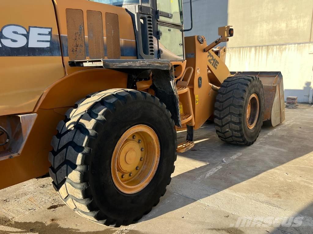 CASE 721E Incarcator pe pneuri