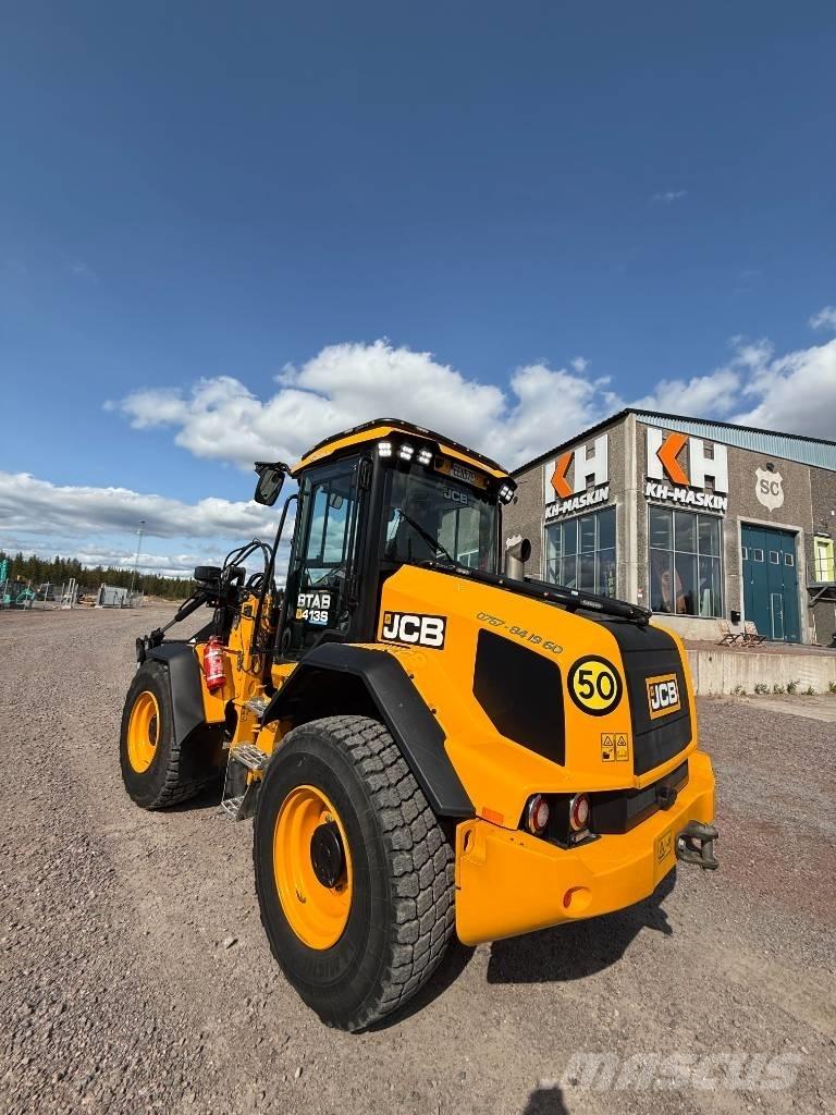 JCB 413S Incarcator pe pneuri