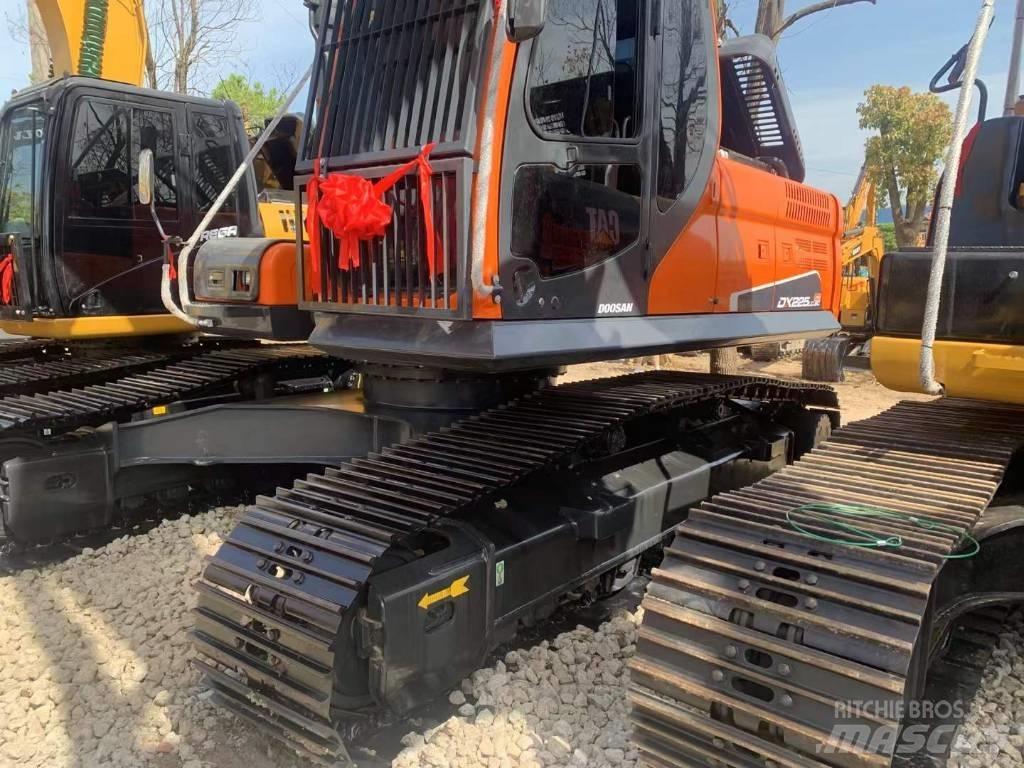 Doosan DX 225 LC Excavatoare pe șenile

