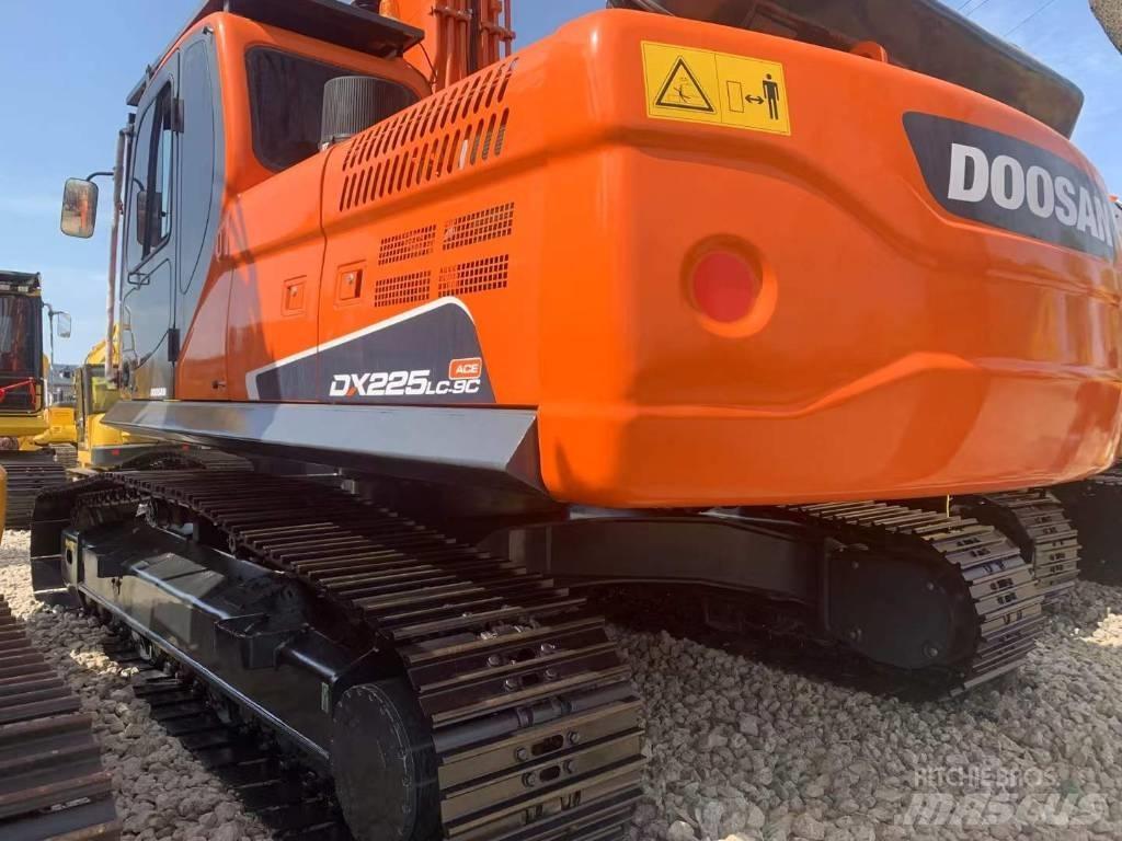 Doosan DX 225 LC Excavatoare pe șenile
