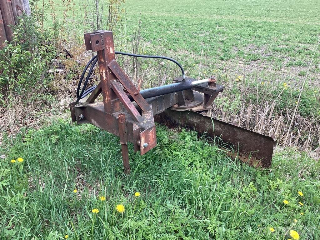  Perälevy omavalmiste Buldozer