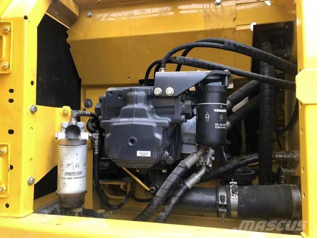 Komatsu PC 210 LC Excavatoare pe șenile

