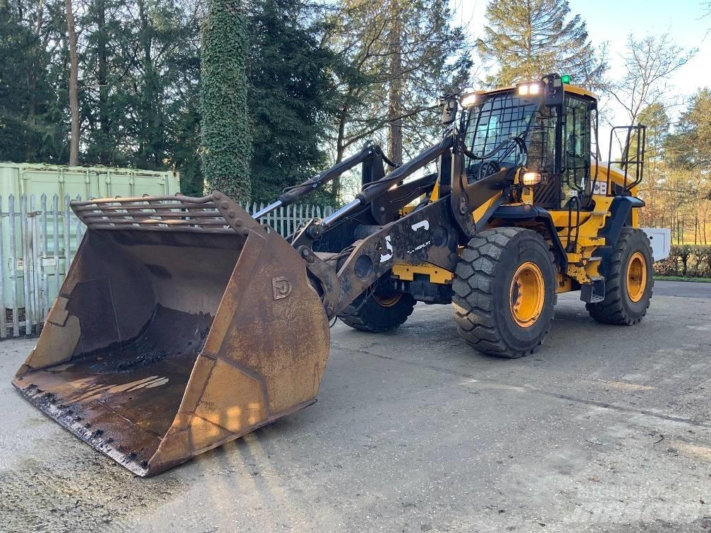 JCB 437 HT Incarcator pe pneuri