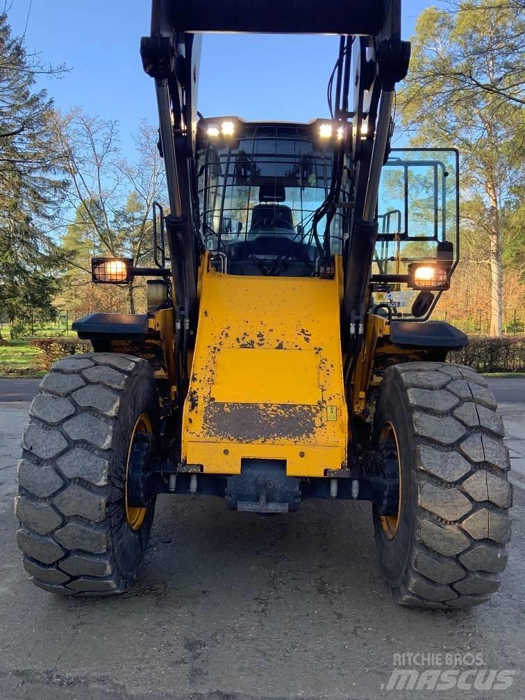 JCB 437 HT Incarcator pe pneuri