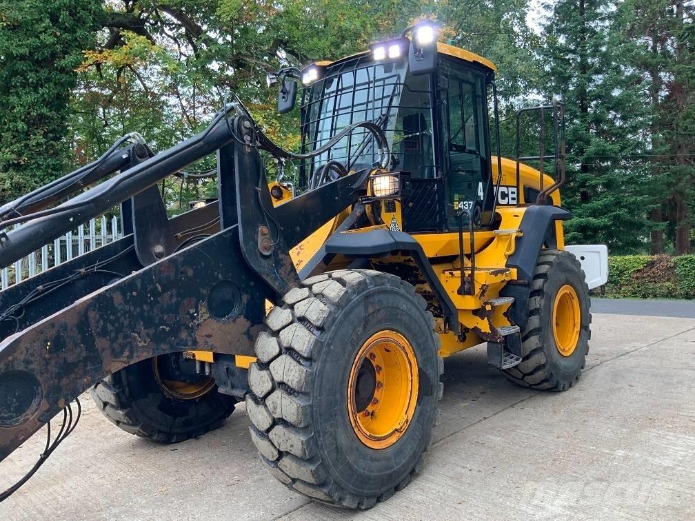 JCB 437 HT Incarcator pe pneuri