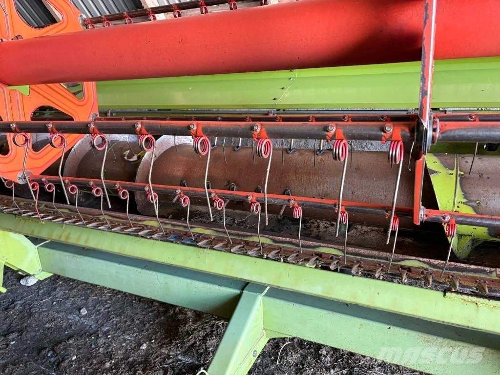 CLAAS Tucano 320 Combine de secerat