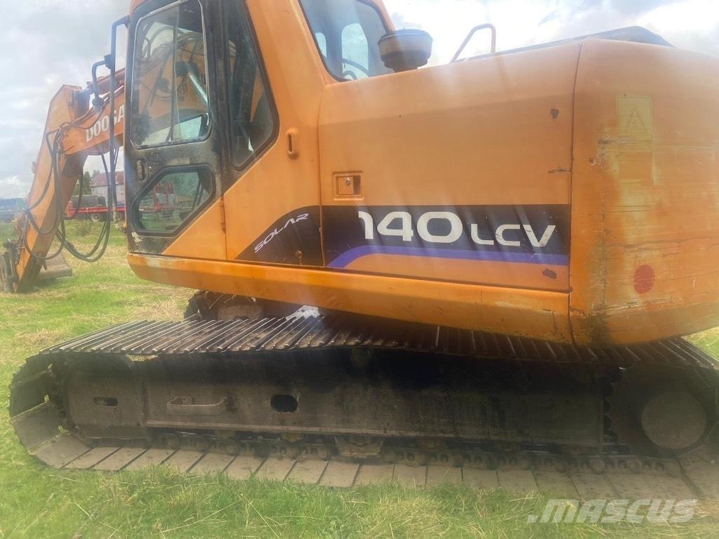 Doosan DX 140 Excavatoare cu roti