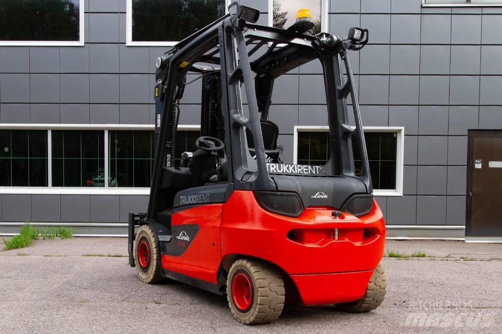 Linde E30-01 Stivuitor electric