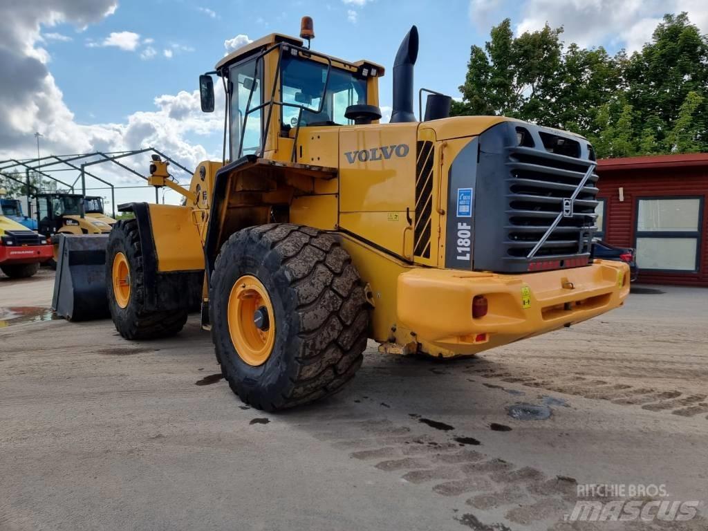 Volvo L 180 F Incarcator pe pneuri