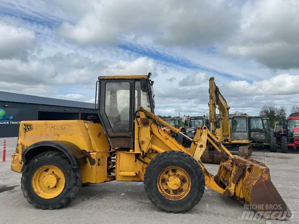 JCB 410 Incarcator pe pneuri