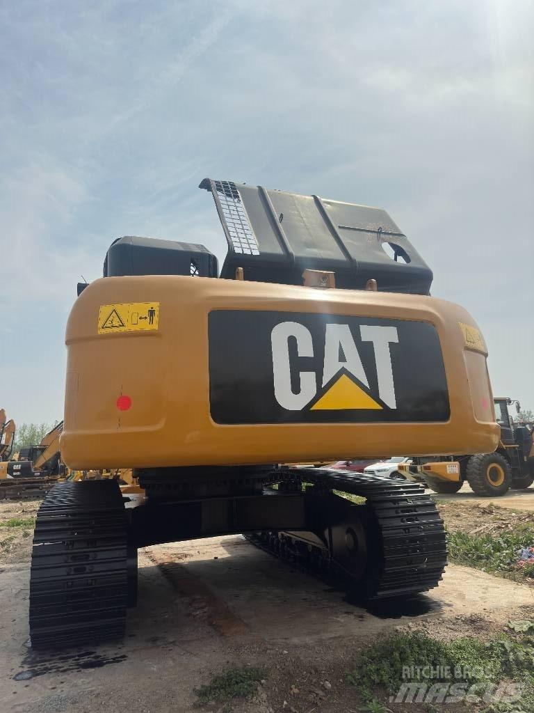 CAT 330 D2 Excavatoare pe șenile

