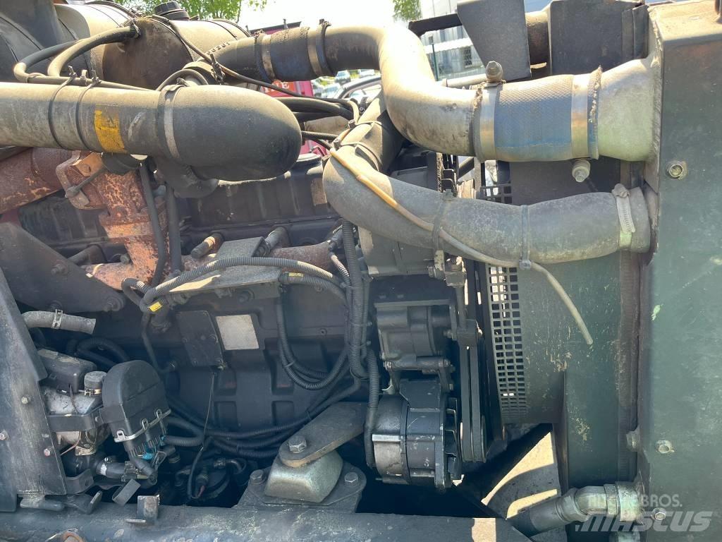 Valmet 890 Transportoare