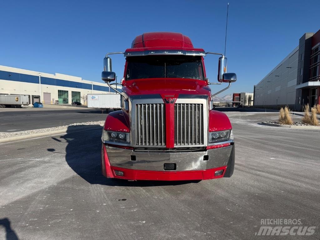 Western Star 5700 XE Autotractoare