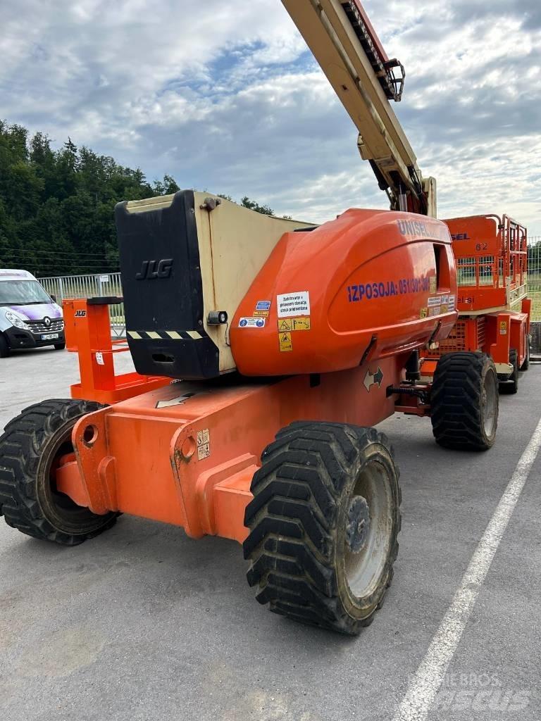 JLG 800 AJ Nacele cu brat articulat