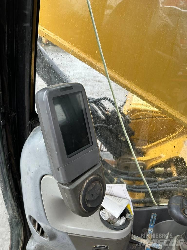 CAT 325DL Excavatoare pe șenile
