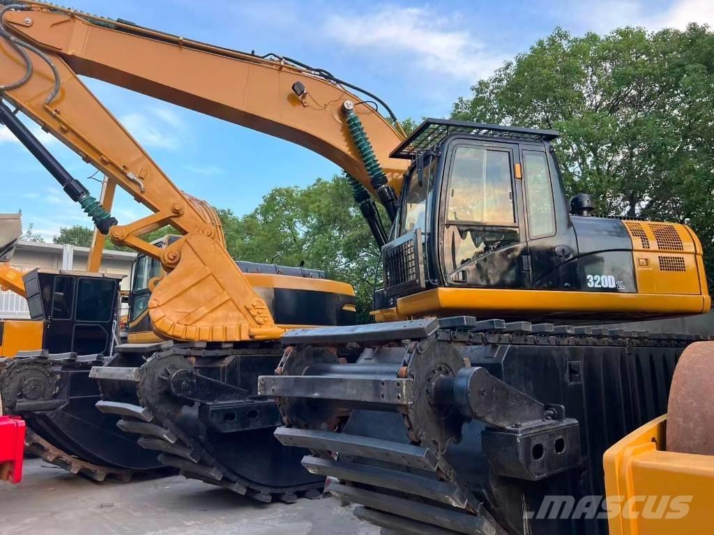 CAT 320 D2 Excavator amfibiu