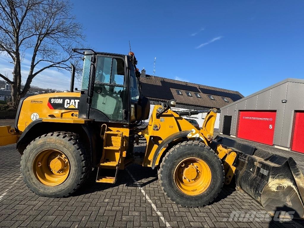 CAT 910M Incarcator pe pneuri