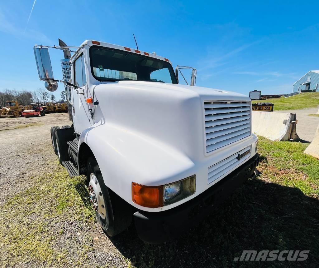 International 8200 Autotractoare