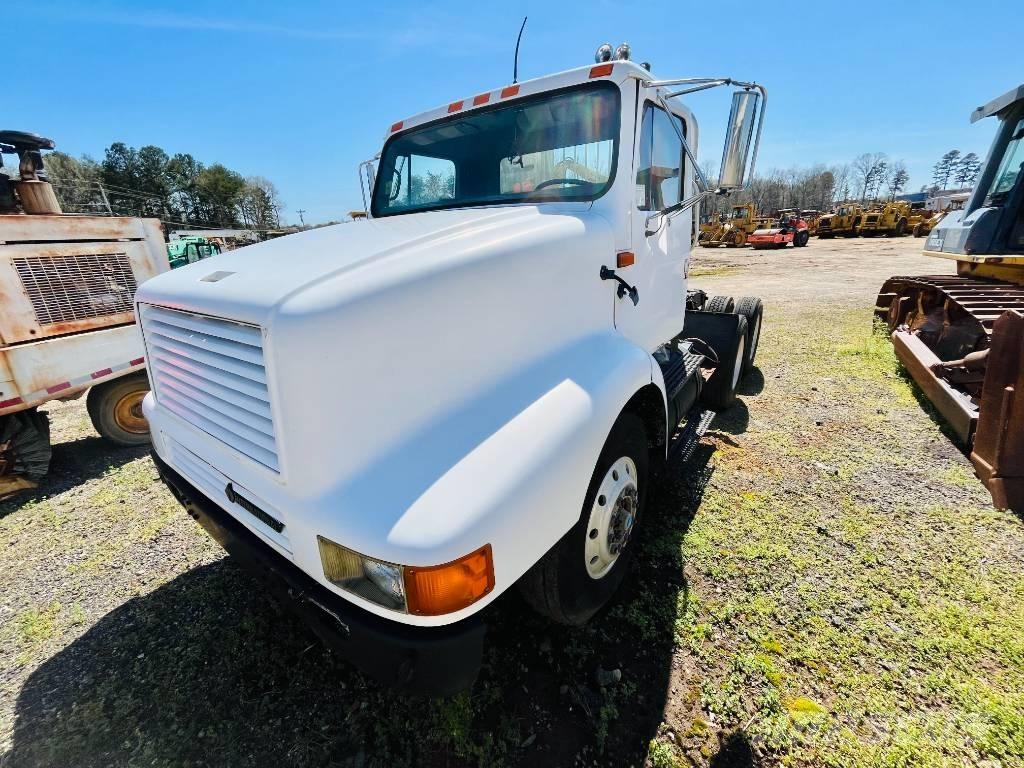International 8200 Autotractoare