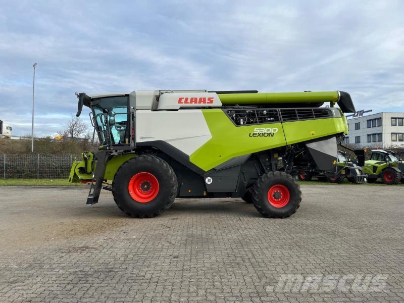 CLAAS LEXION 5300 Combine de secerat