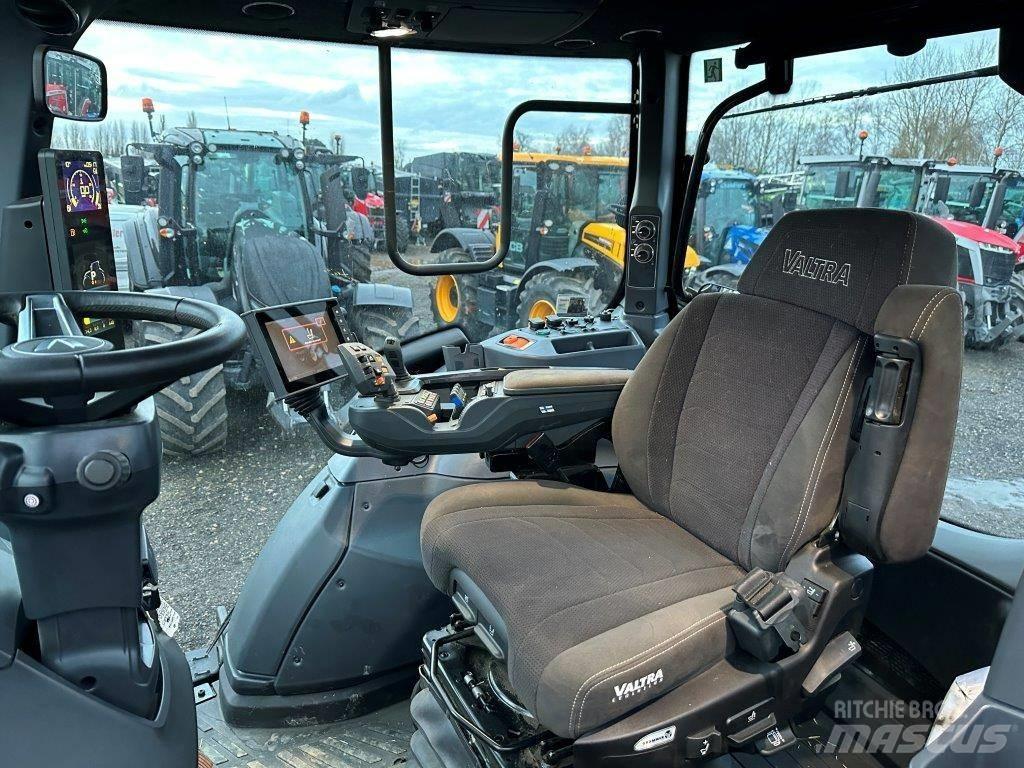 Valtra T 235 Direct Tractoare