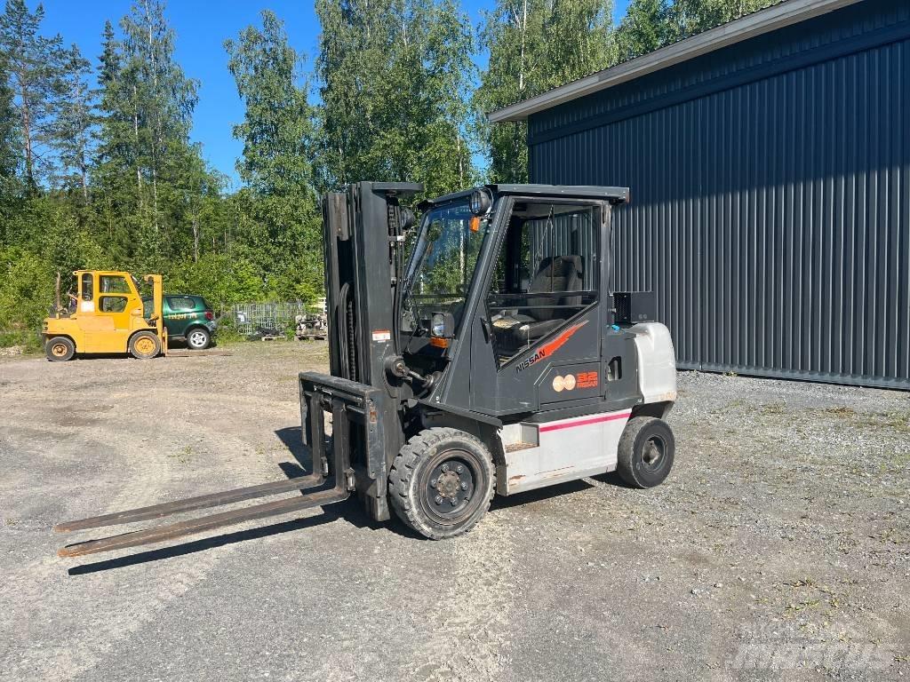 Nissan FGD02A320 Stivuitor diesel
