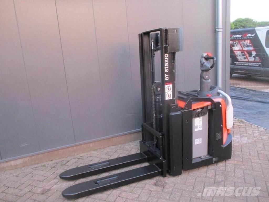 Toyota SPE200D Transpaleta cu platforma