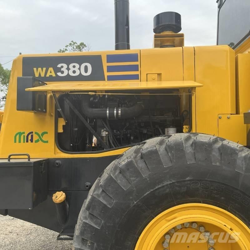 Komatsu WA 380 Incarcator pe pneuri