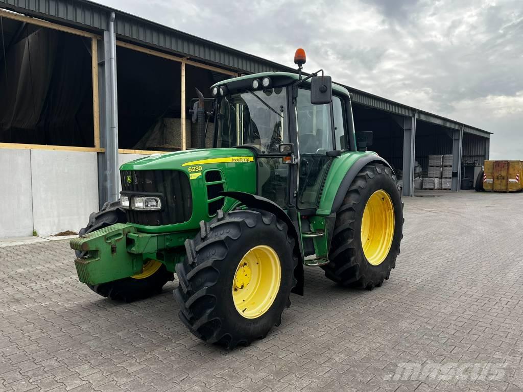 John Deere 6120 Tractoare