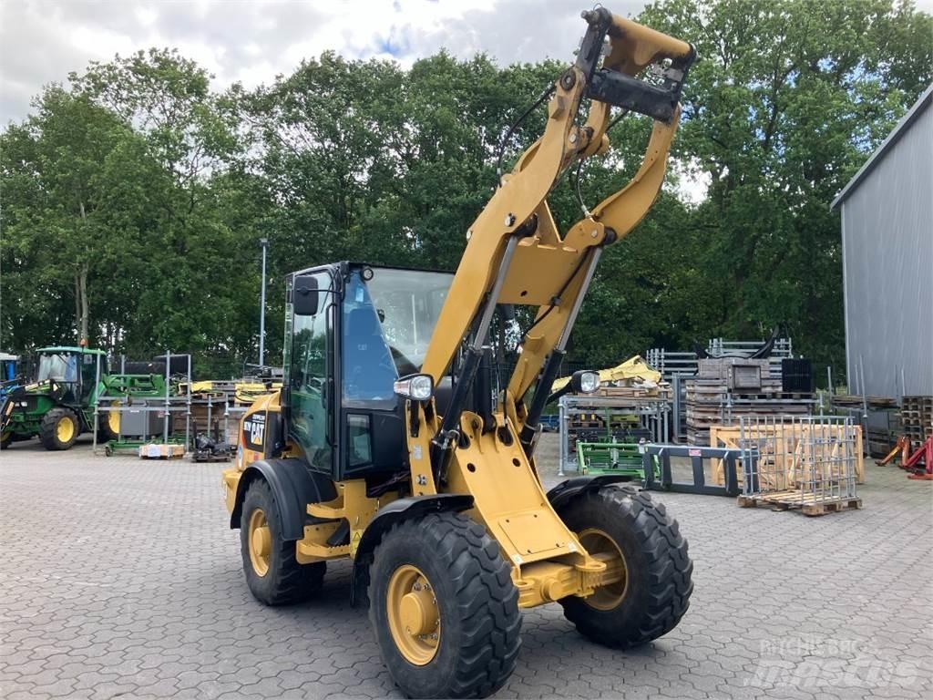CAT 907 Incarcator pe pneuri